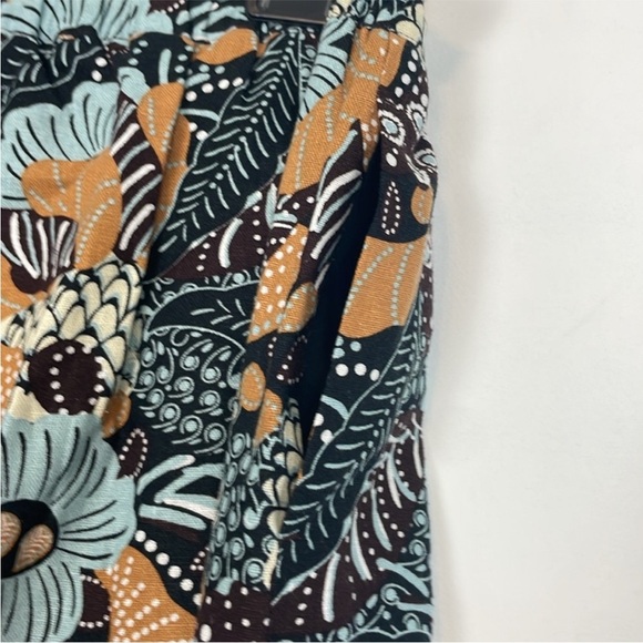 Joie Brown and Blue Floral Drawstring Waist Linen Blend
Shorts. Size 10. - Picture 9 of 13